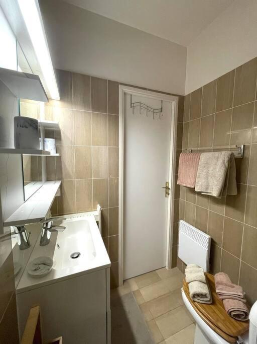 Studio Port Marina - Parking Prive, Climatise Au Ducal Villeneuve-Loubet Exteriör bild